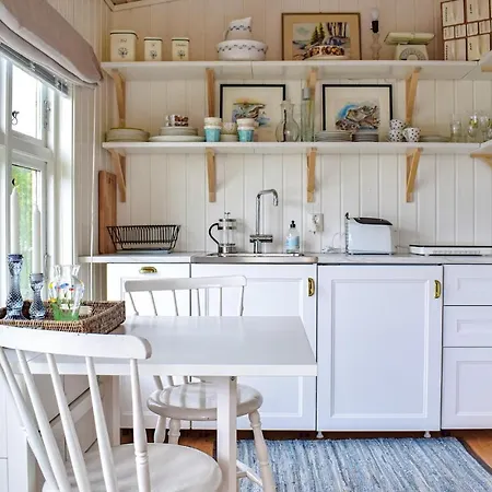 1 Bedroom In Skanevik Skånevik