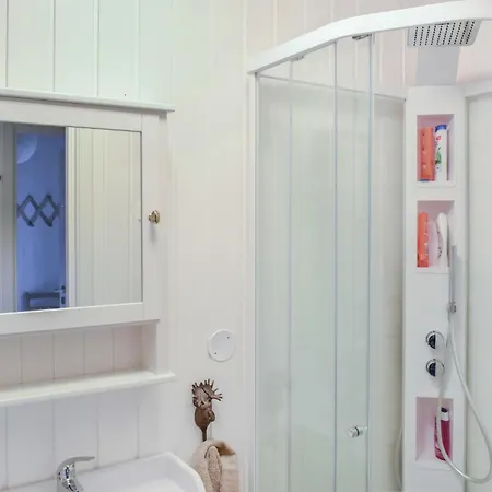 1 Bedroom In Skanevik 別荘 Skånevik